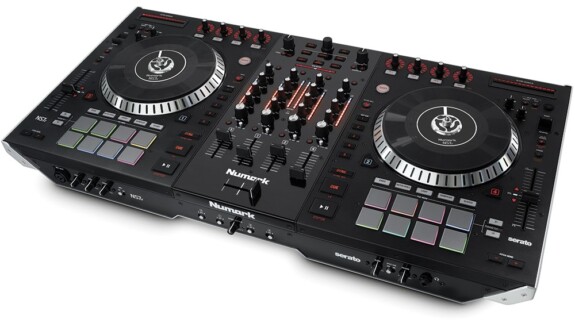 Numark NS7 II Test: Kommandozentrale DJ Controller