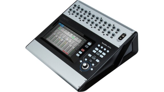 QSC TouchMix-30 Pro: Digitales Mischpult mit 32 Kanälen & Touchscreen