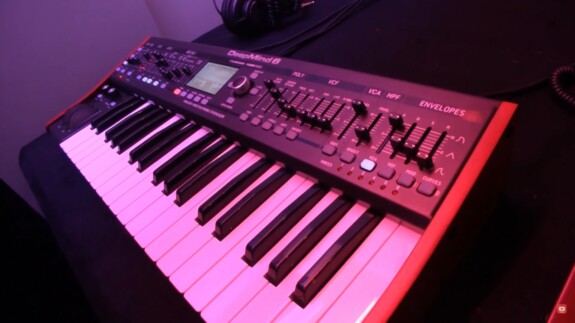 Behringer DeepMind 6: Analoger Synthesizer mit 6 Stimmen