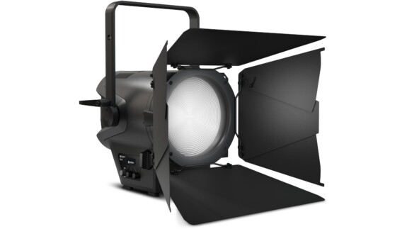 Cameo F2 FC: Fresnel-Spotlight mit RGBW-LED für TV, Film, Foto, Theater & Co.