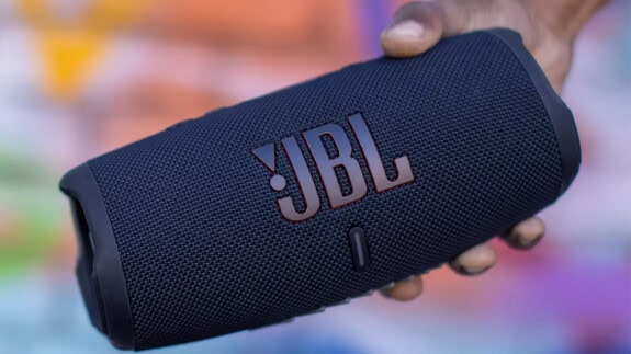 JBL Charge 5 Test: Kraftvoller Outdoor Bluetooth-Lautsprecher