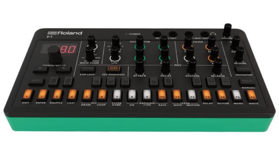 Roland AIRA Compact S-1 Test: Tweak Synth für die Hosentasche